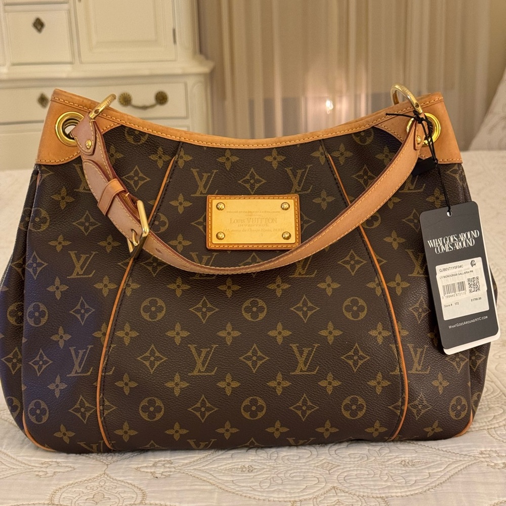 Louis Vuitton Galliera PM shoulder bag